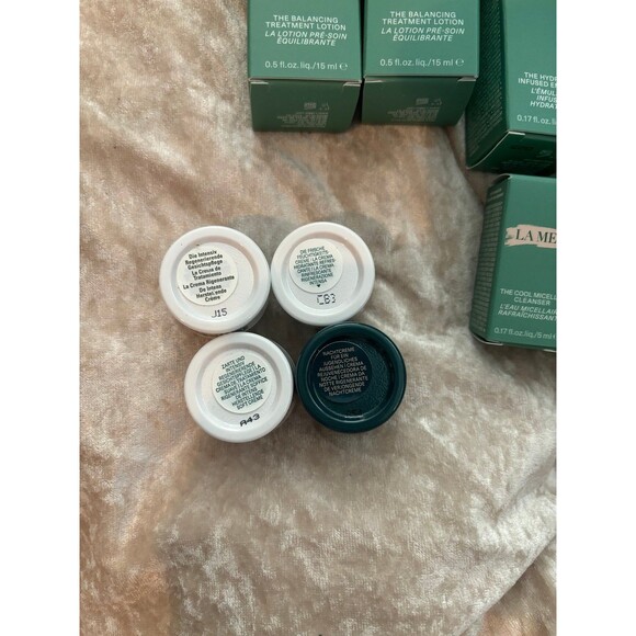 La Mer skincare set of 14 plus bag - Picture 5 of 6